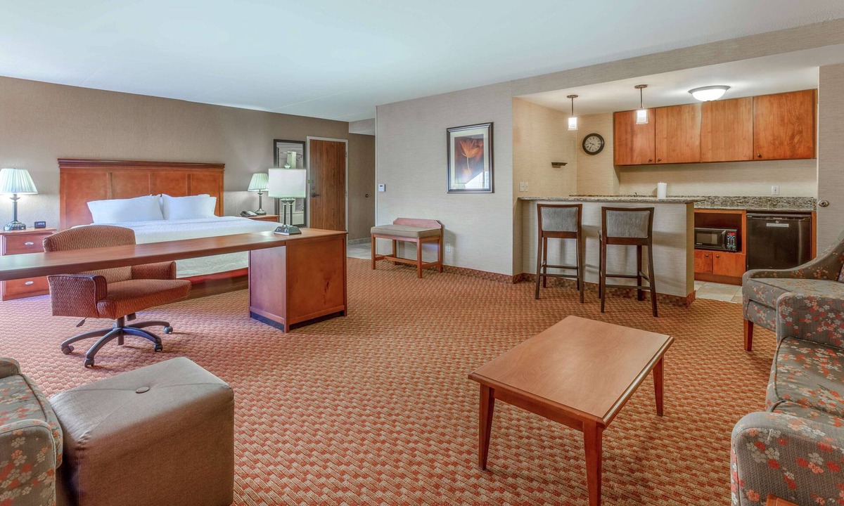 East Peoria Hotel | Hampton Inn Peoria-East At The River Boat Crossing