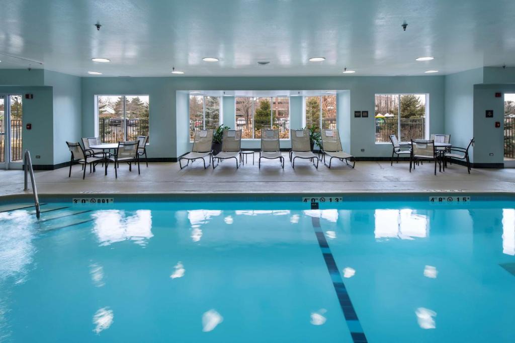 Lincolnshire Hotel | Hampton Inn & Suites Lincolnshire