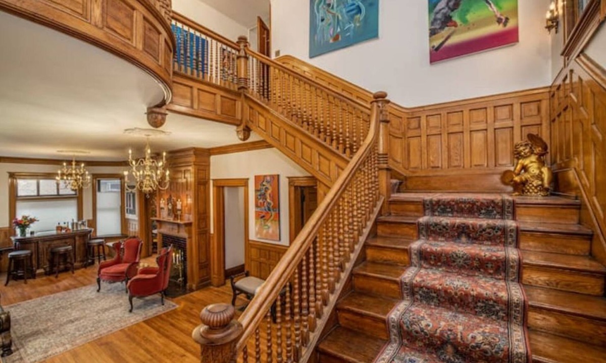 Lower East Side House | Historic 7BR Mansion Near Lakefront/Brady/Downtown