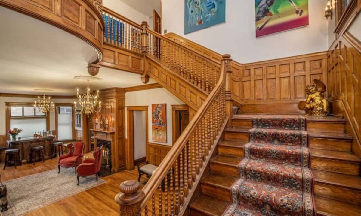 Lower East Side House | Historic 7BR Mansion Near Lakefront/Brady/Downtown