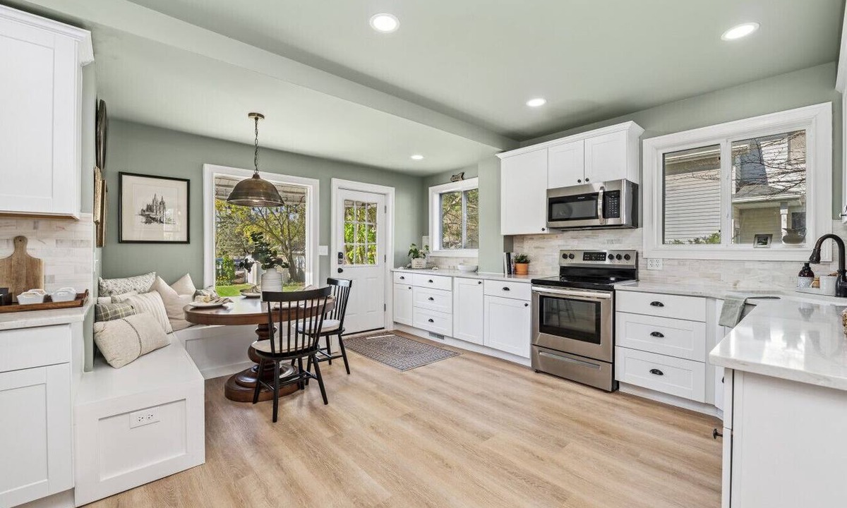 Lake Geneva House | Historic Lake Geneva Home | Walk to Lake & Downtown | Sleeps 12