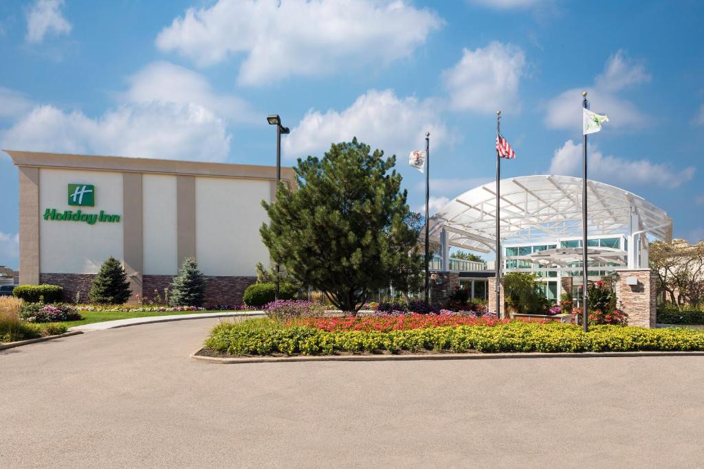 Elk Grove Village Hotel | Holiday Inn Chicago - Elk Grove, an IHG Hotel