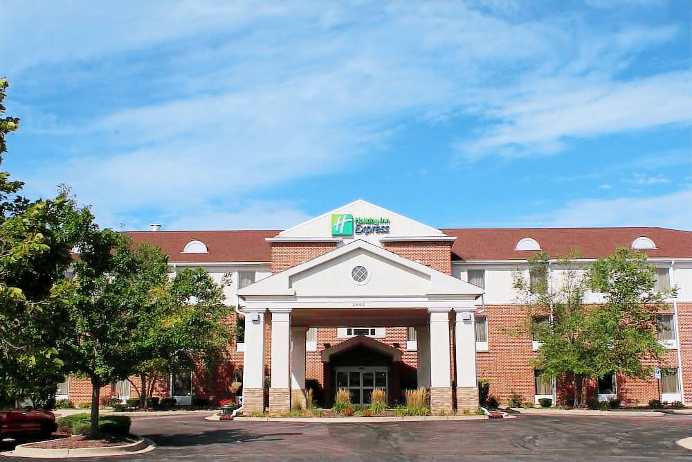 Algonquin Hotel | Holiday Inn Express Hotel & Suites Chicago-Algonquin, an IHG Hotel