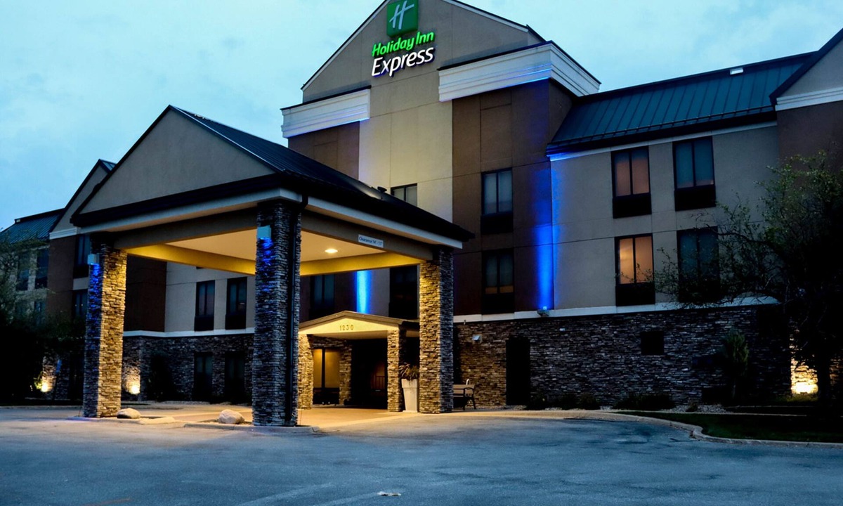 Cedar Rapids Hotel | Holiday Inn Express Cedar Rapids (Collins Rd) by IHG