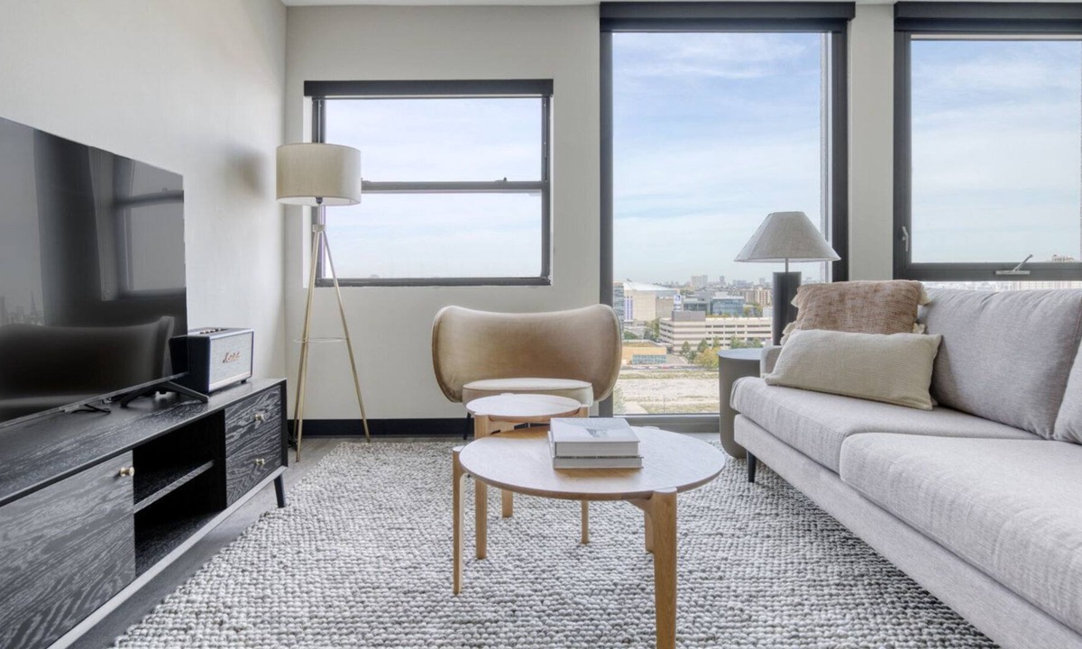Illinois Medical District Apartment | Ideal Medical District 1BR w/ Gym + W/D, 1 block to L, by Blueground