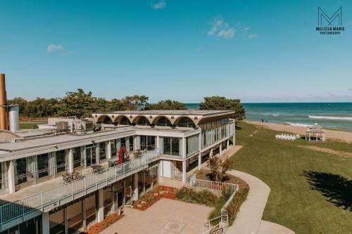 Zion Hotel | Illinois Beach Hotel