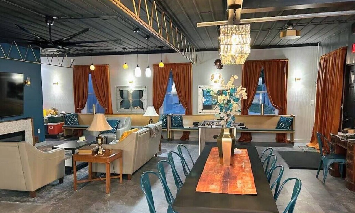 Pecatonica House | Industrial art deco 2 BR, 1.5 Bath newly renovated gem in downtown Pecatonica IL