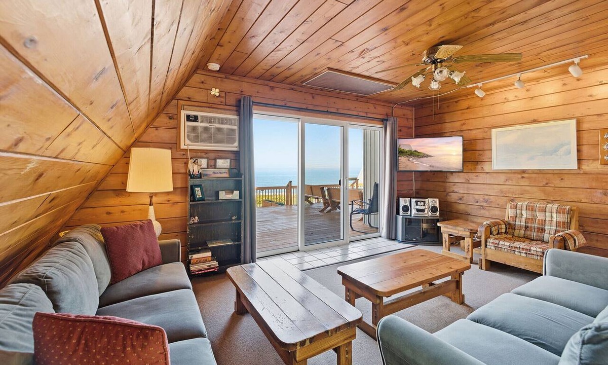 Stevensville Ski Chalet | Juniper Presents: Chalet #17 w Lake Views & Resort Amenities