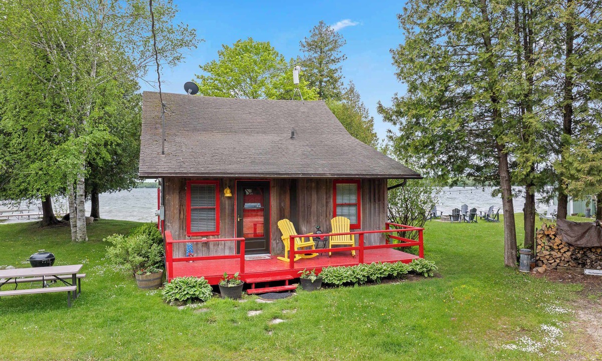 Baileys Harbor Cabin | Kangaroo Kabin: Sunset Shores Kangaroo Lake