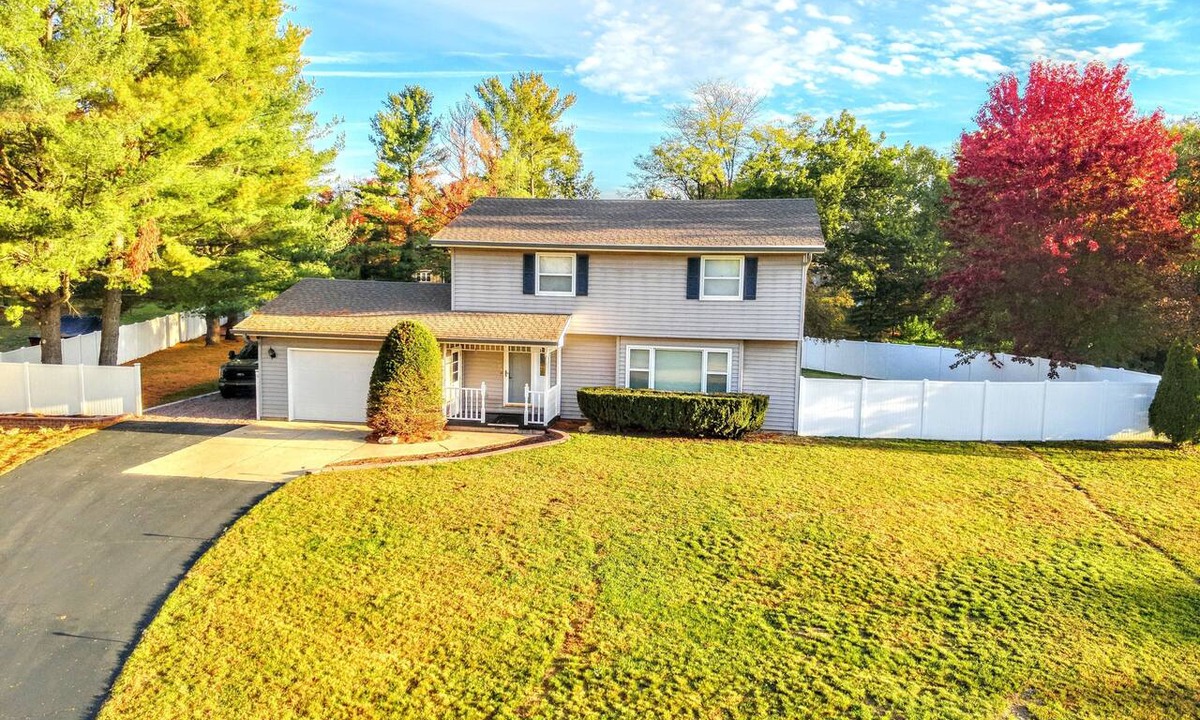 Spring Green House | KwikStay: Downtown Oasis In Spring Green/Steps to Park & Golf