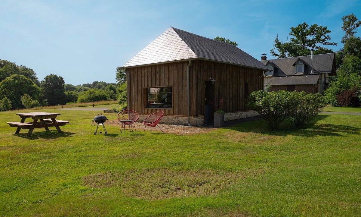 Flancourt-Catelon House | La Petite Maison de Rose – In the Heart of the Forest