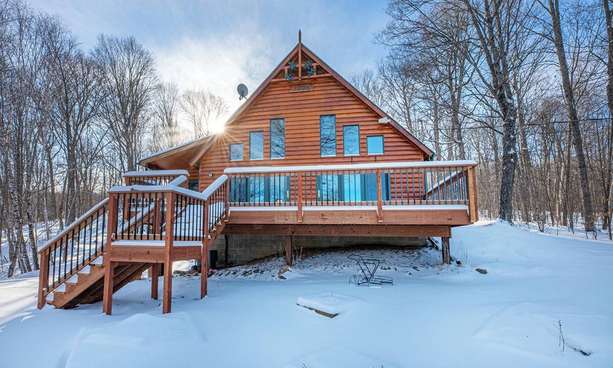 Phelps Cabin | Lac Vieux Life | Dock, Kayaks, Fire Pit & Sunsets