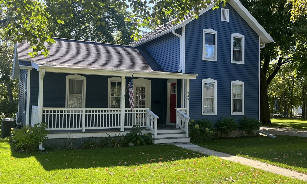 Lake Geneva House | Lake Geneva Haven - Located in the Center of Everything!
