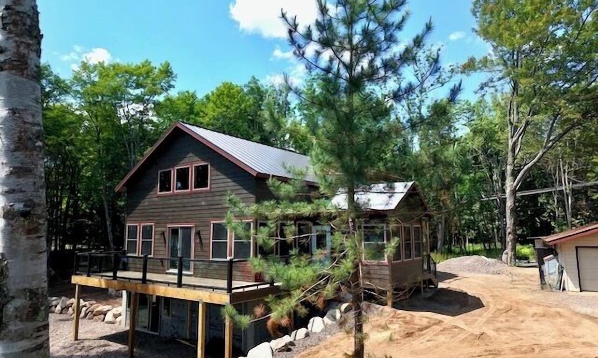 Presque Isle Apartment | Lakefront Loon Lodge