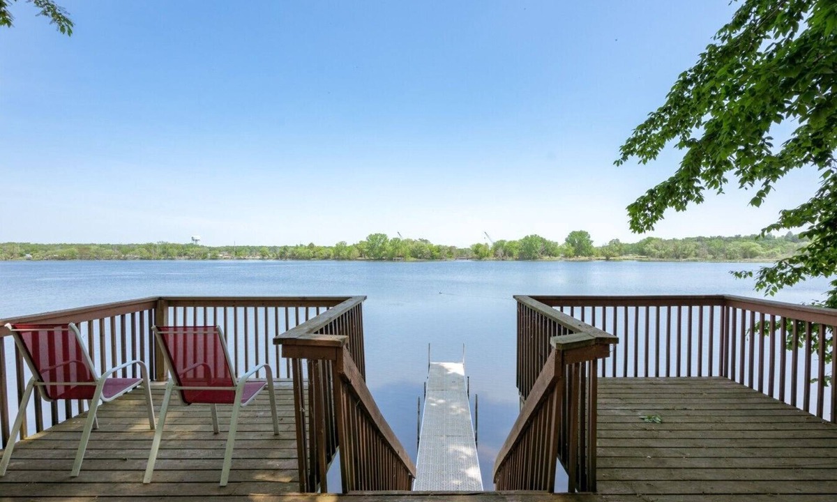 Norton Shores House | Lakeside Retreat Mona Lake Waterfront Sleeps 12