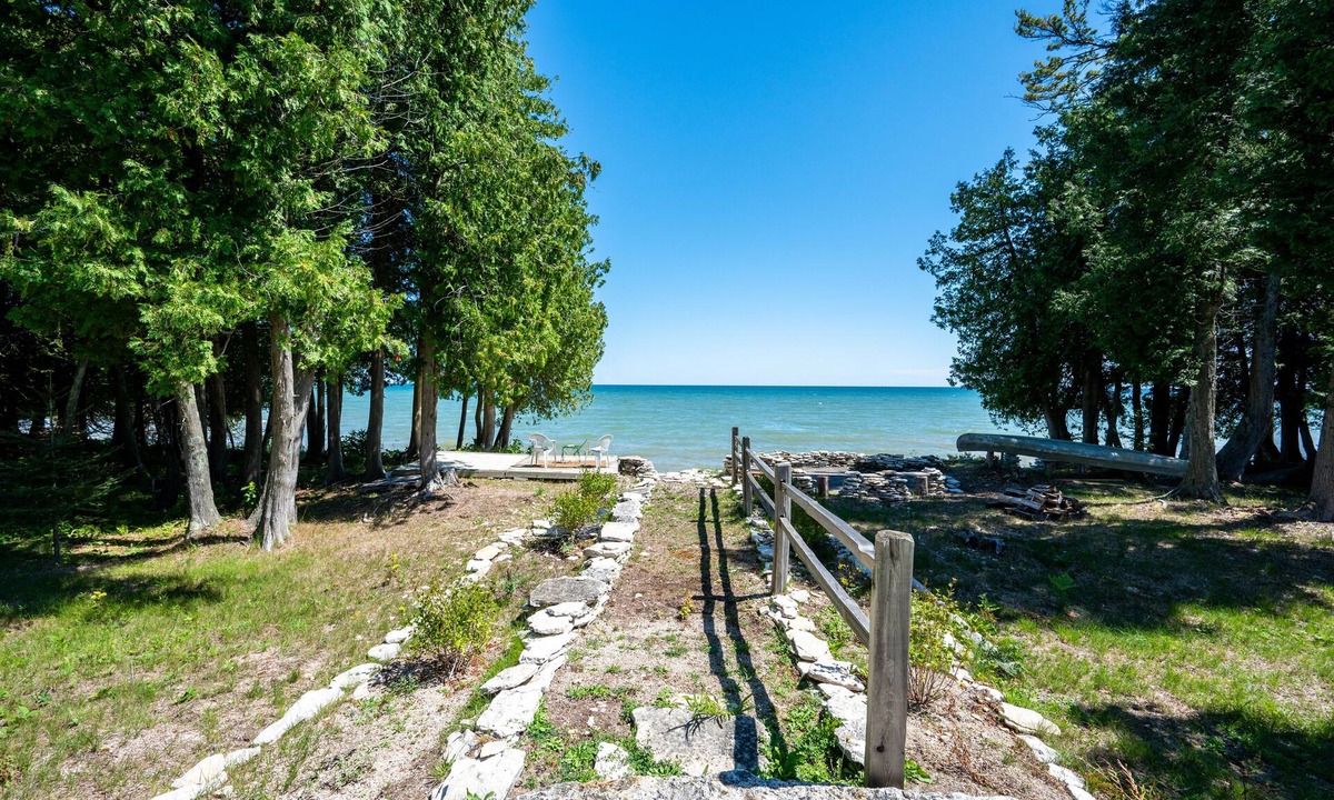 Sister Bay House | Lakeview Oasis Formerly Kinsey Bay Lakeshore Home