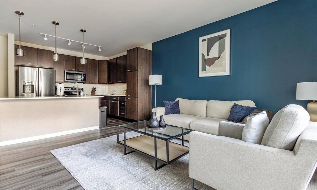 Milwaukee Apartment | Landing | Modern 1BD, Courtyard, Clubhouse
