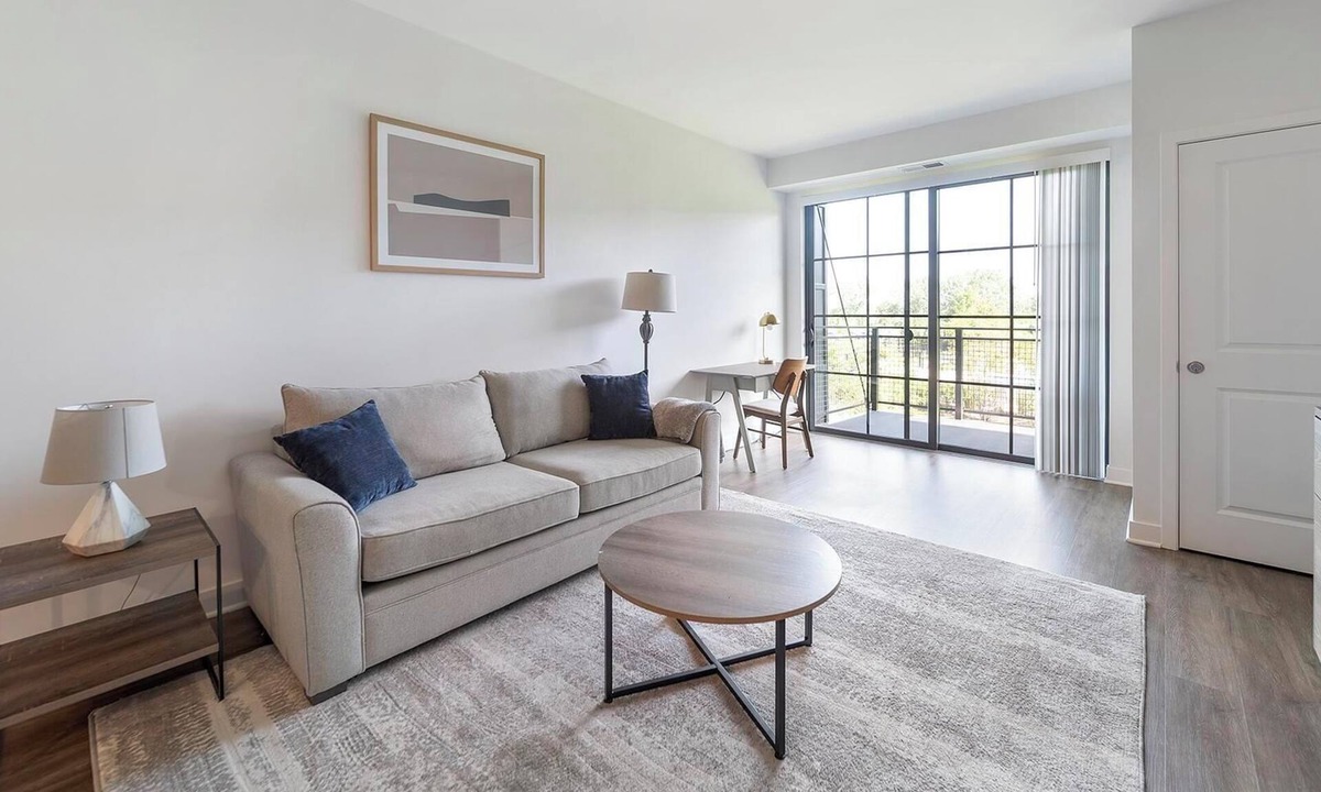 Schaumburg Apartment | Landing | Stunning 1BD, Yoga Studio, Pool