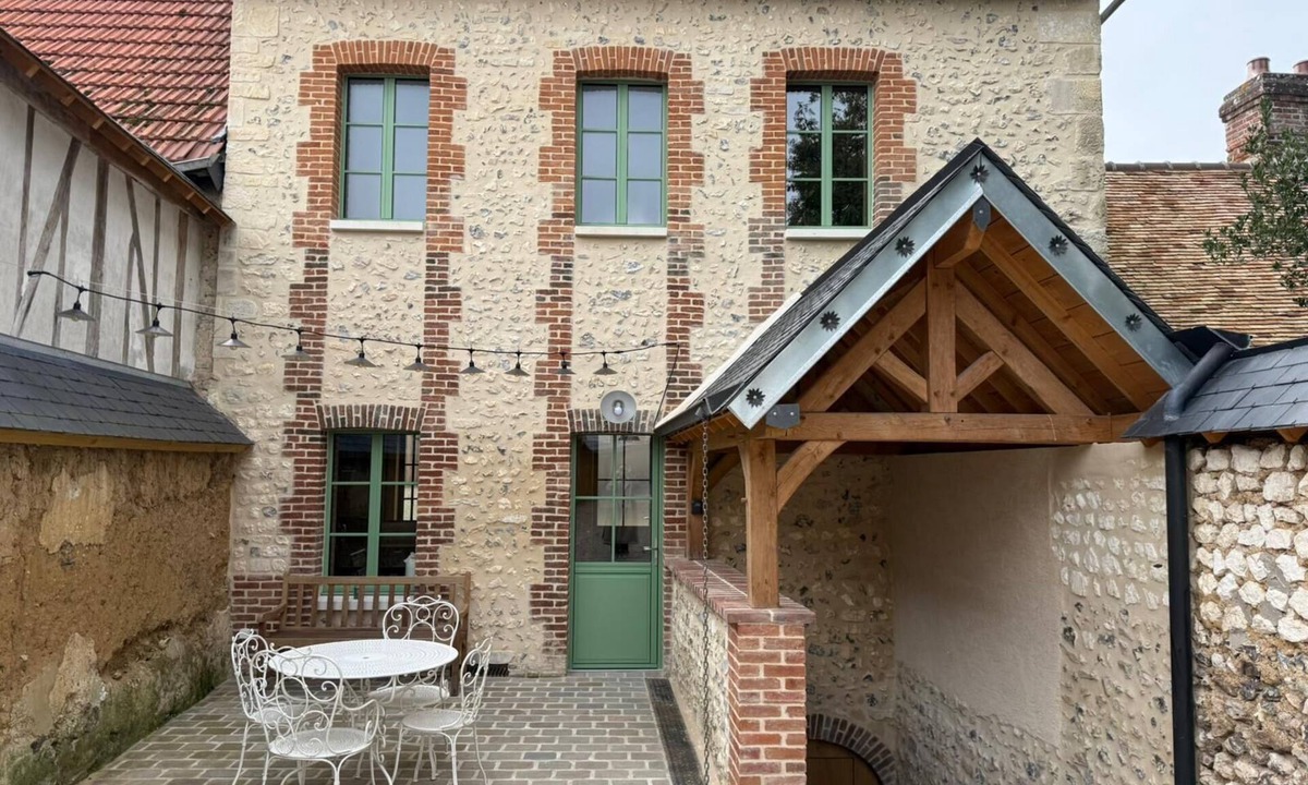 La Croix-Saint-Leufroy House | Le Gîte du Bonheur - Norman family home