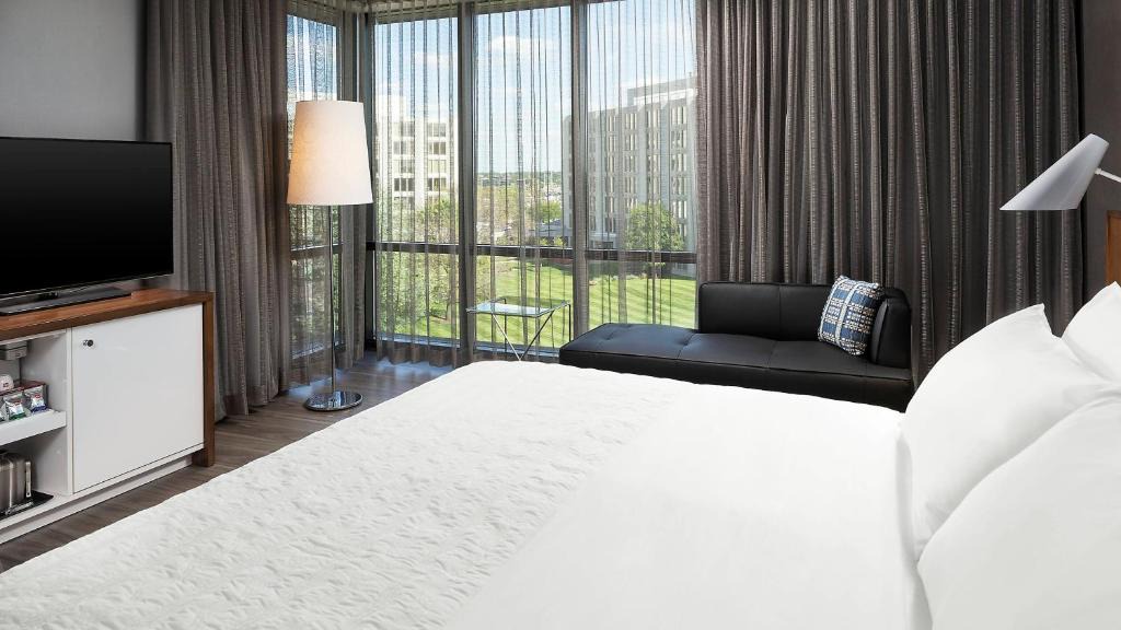 Oak Brook Hotel | Le Méridien Chicago - Oakbrook Center