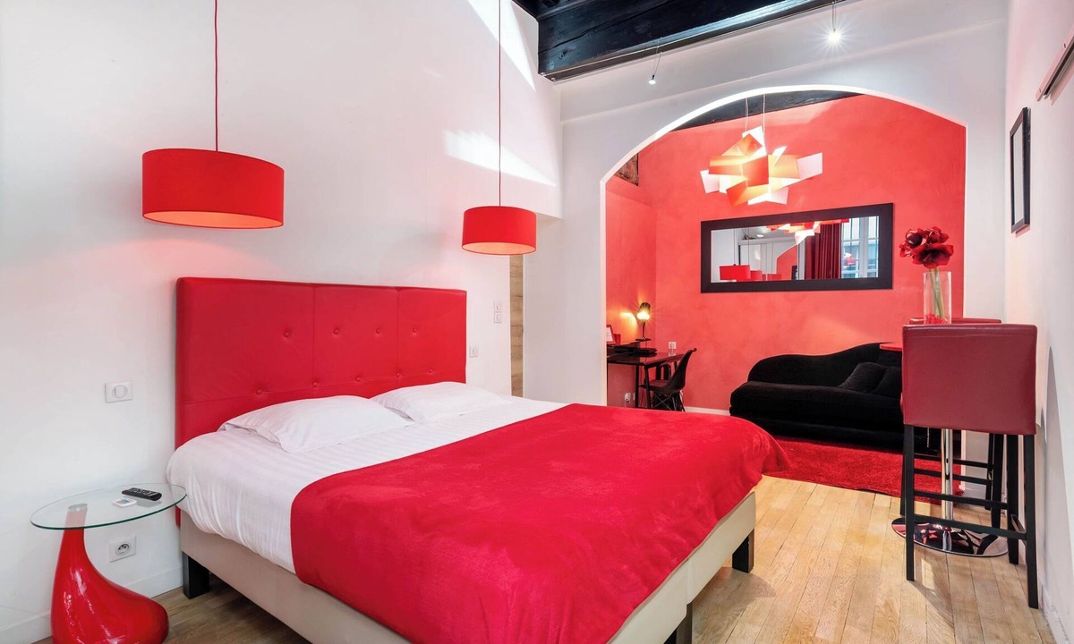 Les Cordeliers Apartment | Le Stendhal - Charming studio in the center of town