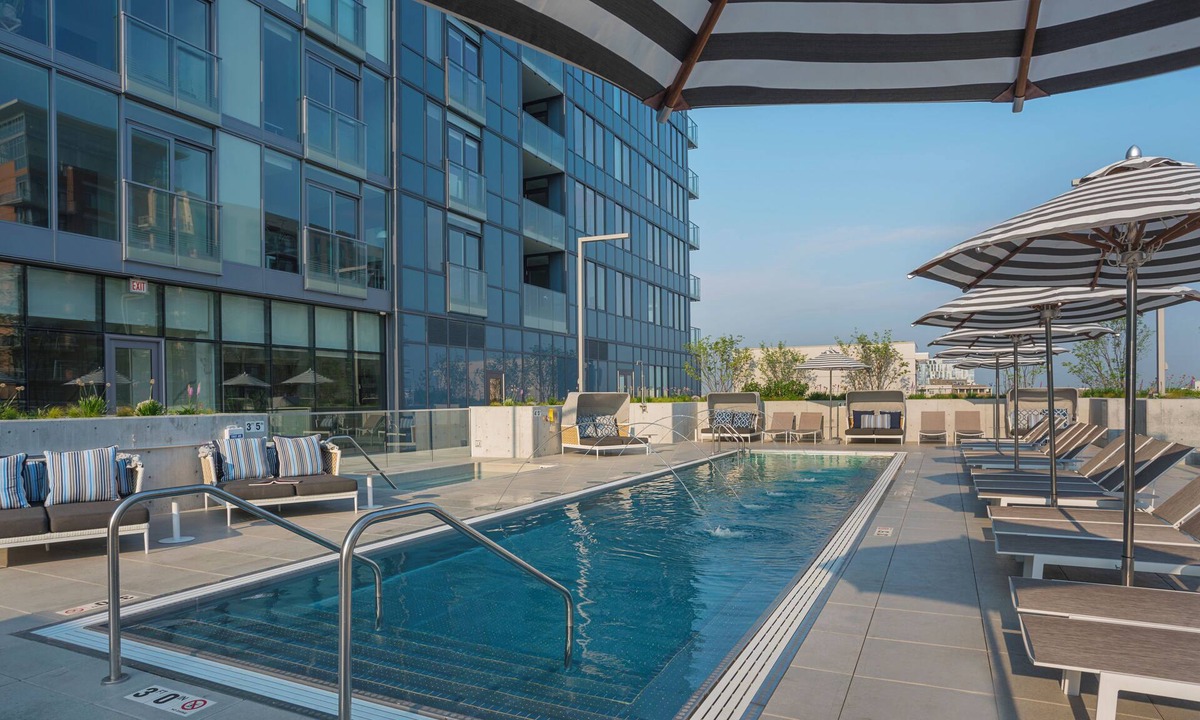 Near North Side Hotel | Level - Old Town One Bedroom Suite with Spacious Kitchen
