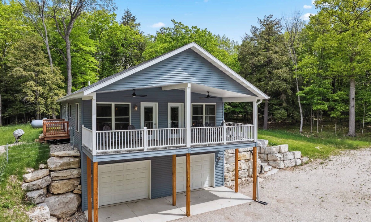 Fish Creek Cabin | Livin' the Dream in Fish Creek!