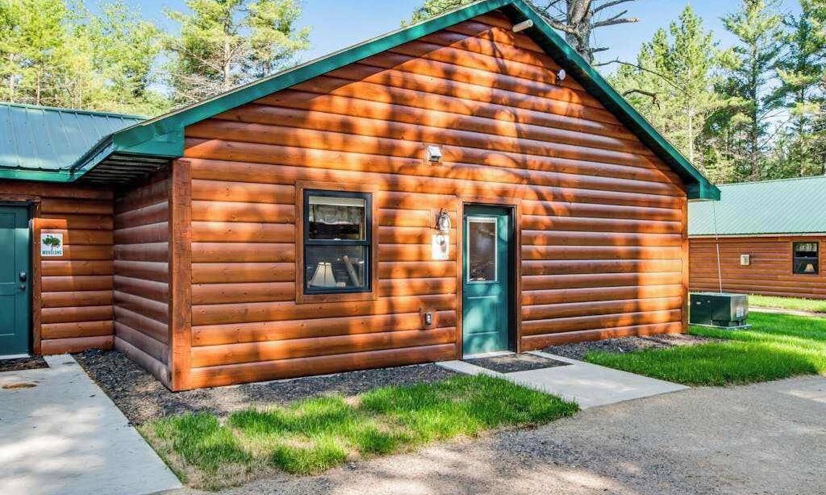 Conover House | Luxe Pet-Friendly Cabins with Private Hot Tub