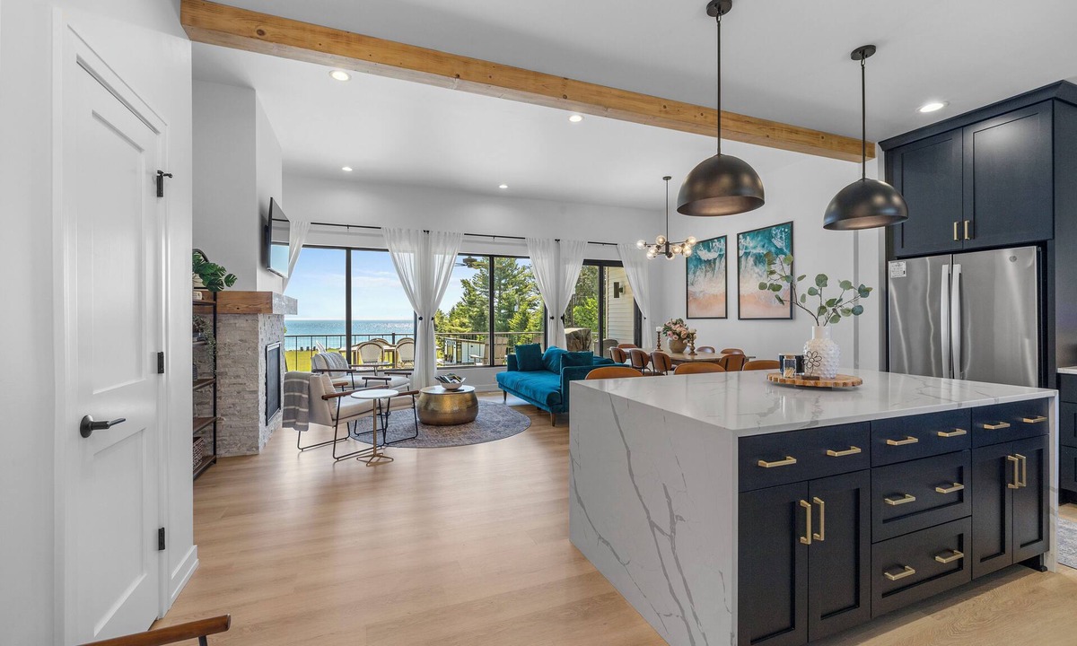 Two Rivers House | Luxury Beach Retreat: Private Beach + Bonus Tiny House
