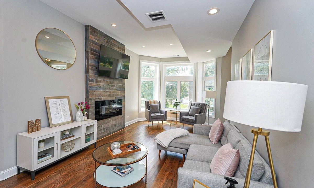 Grand Boulevard Condo | Luxury, Modern 2B/2B Condo - Spa Bath - Full Kitchen - Free Parking