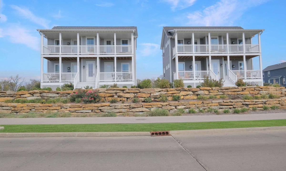Ottawa Condo | Mansion Flat @ Navvy Town