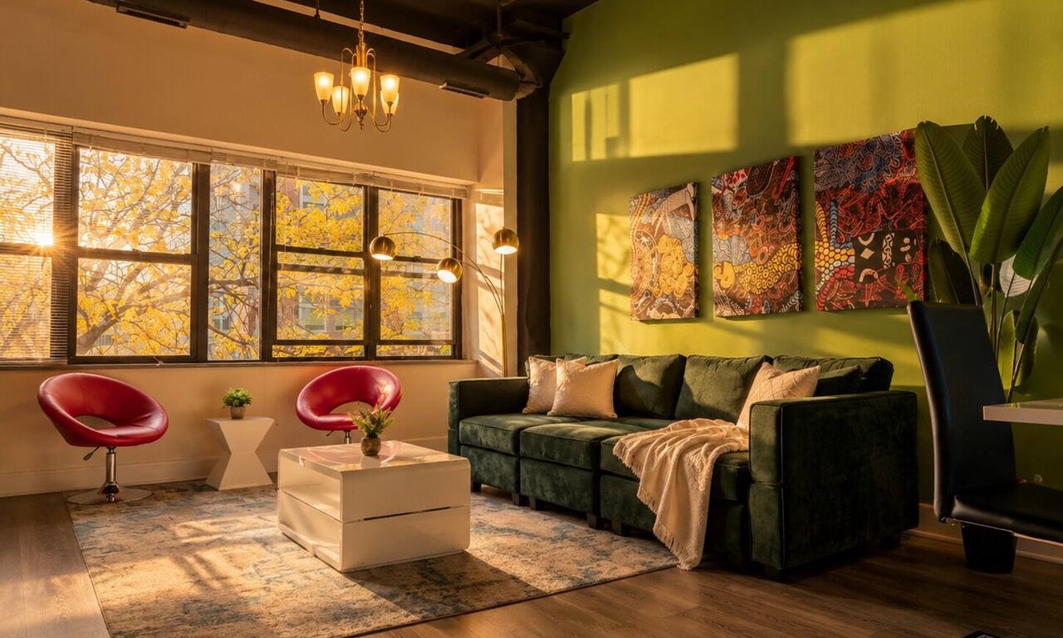 Prairie District Apartment | McCormick Place luxurious 3b/2ba Family Heaven with optional parking/sleeps 10