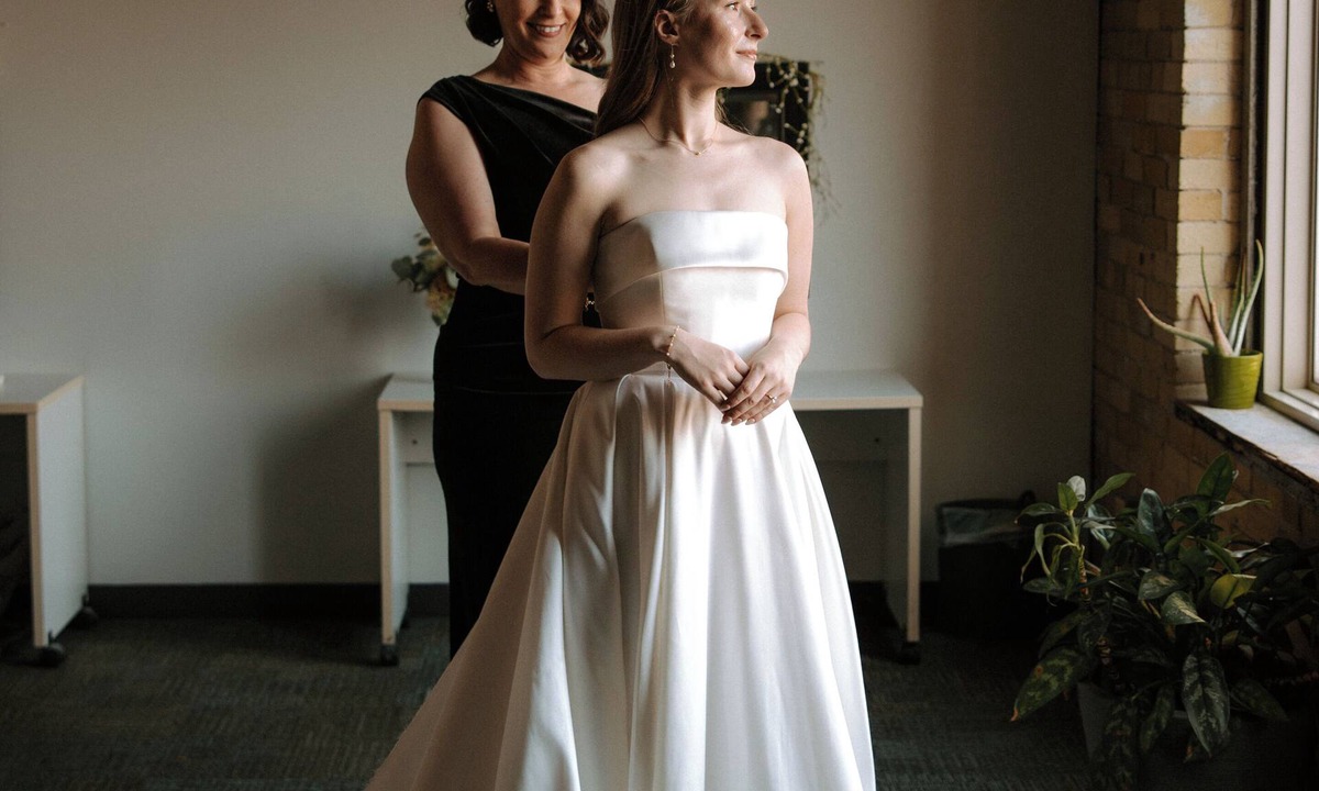 Fifth Ward House | Memoria: A Luxury Cream City Bridal Suite