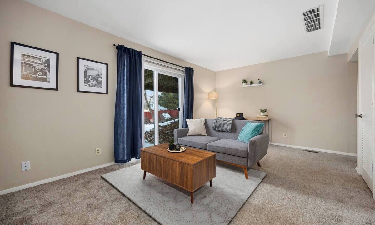 Peoria House | Midterm Stay Gem | Near Downtown with Workspace