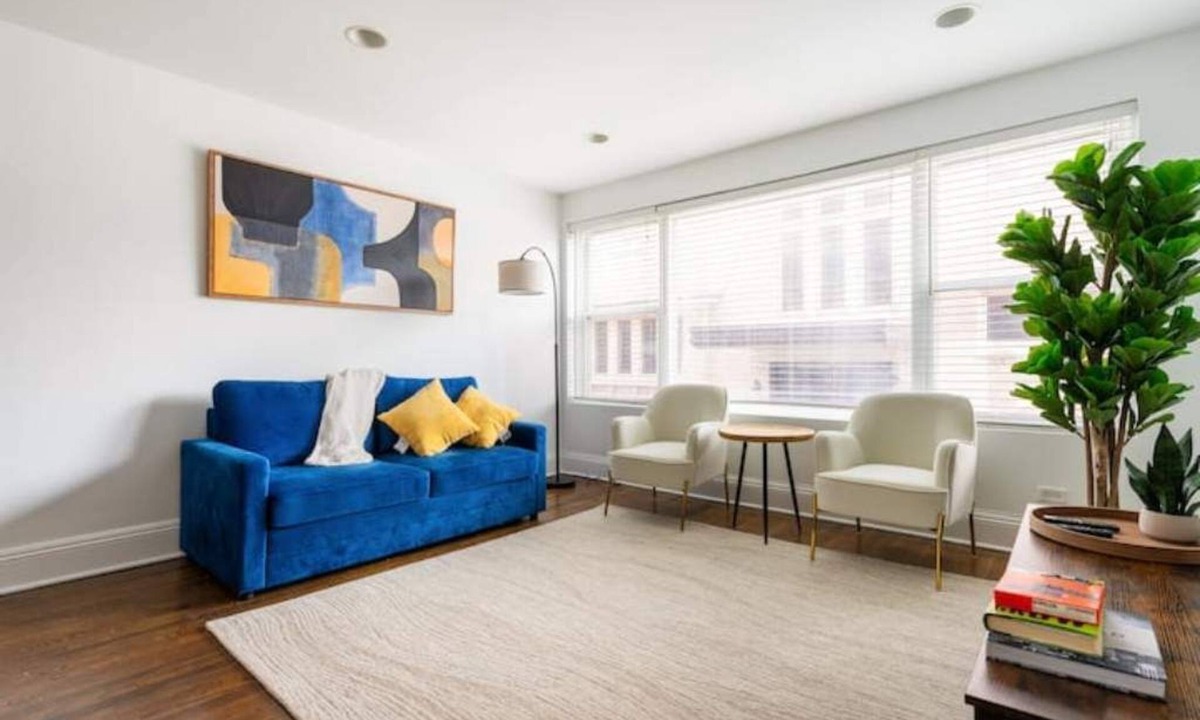 Rogers Park Apartment | Modern 2BR Near Loyola & Lake Michigan