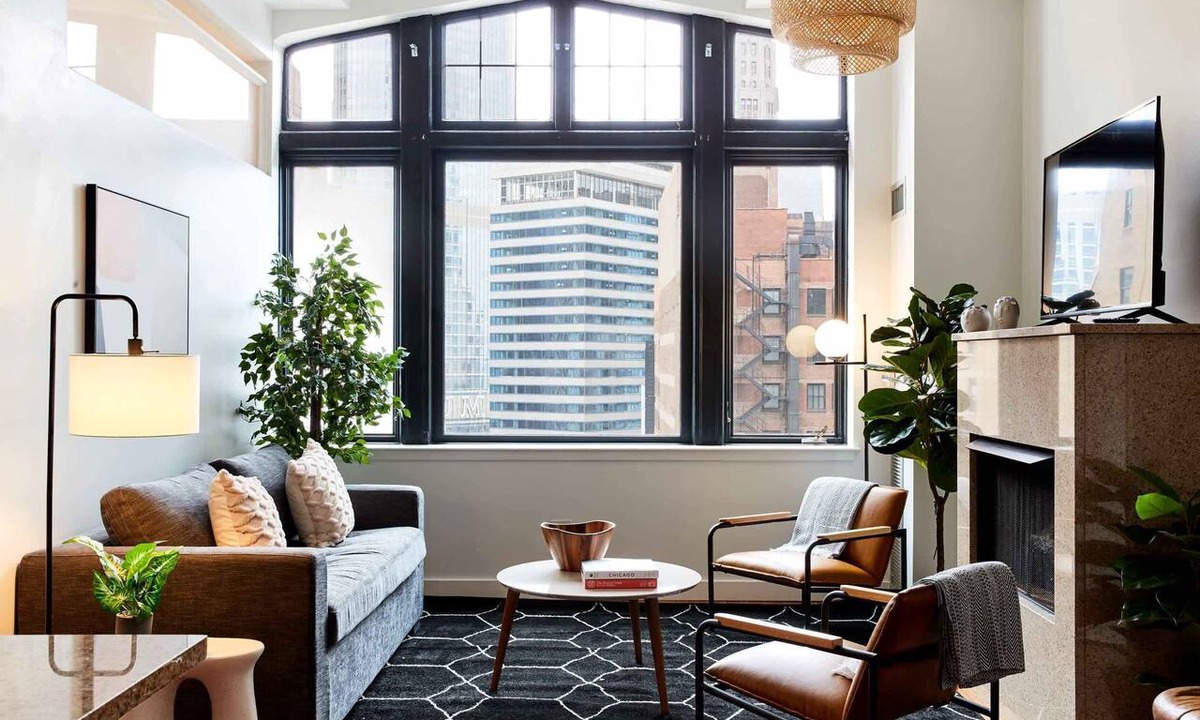 Downtown Chicago Apartment | Modern 3BR Penthouse in the Loop | Roof Deck
