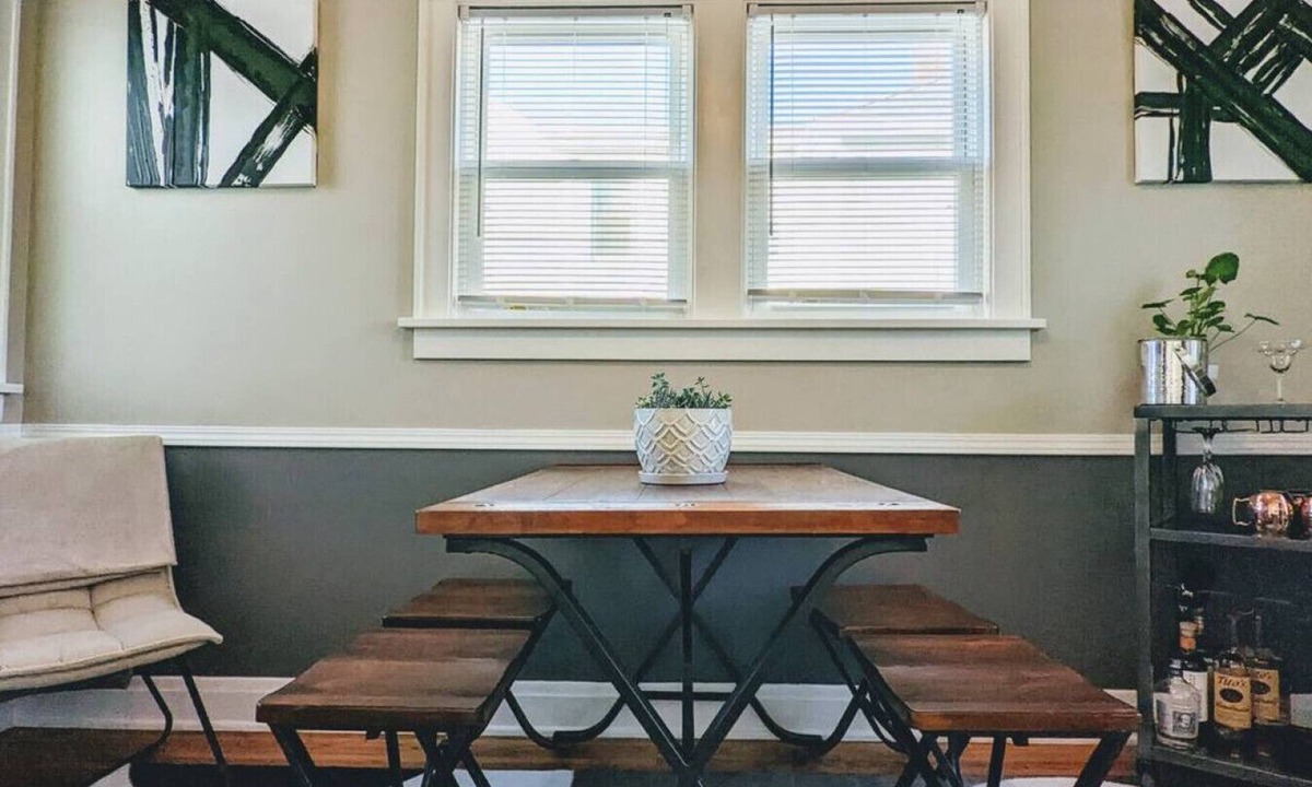 Moline House | Modern Quiet 1BR Fenced Yard + Office DT Moline