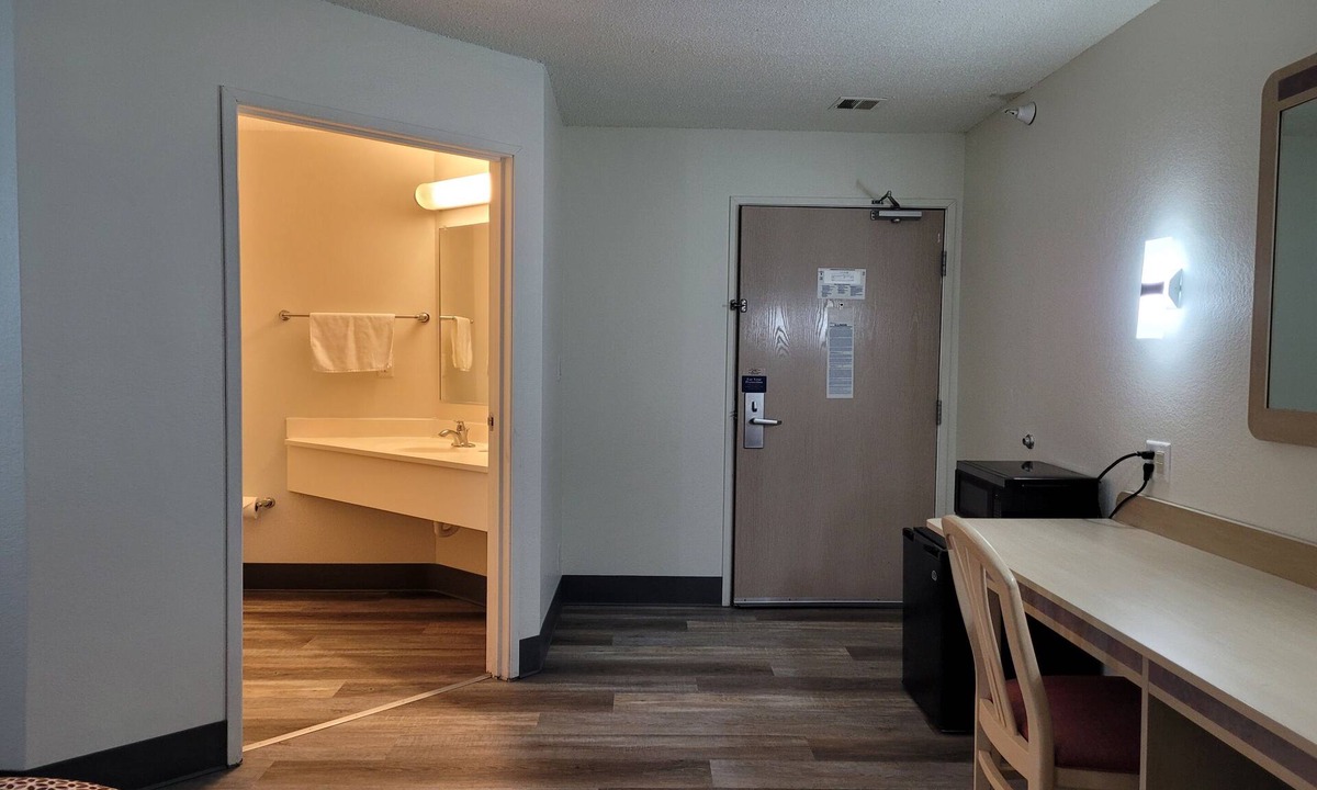 Minonk Hotel | Modern Stay 39 Lakeview By OYO Minonk Garden