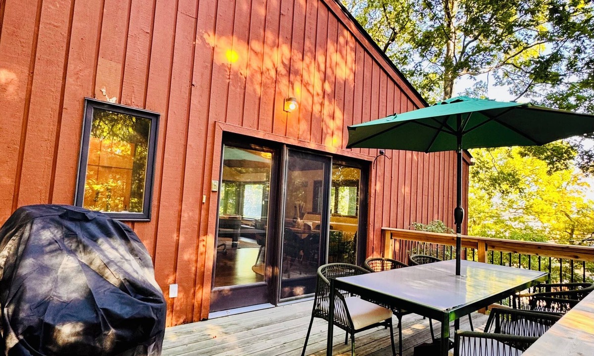 Grand Beach House | New Listing/remodeled mid century 1 block from lake w hot tub on wooded lot!