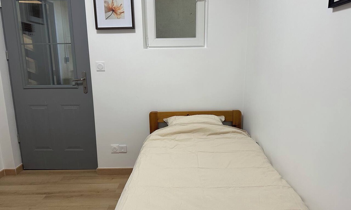 Faubourg North Apartment | New studio apartment, 2 minutes from the Dijon train station – for 1 to 2 people