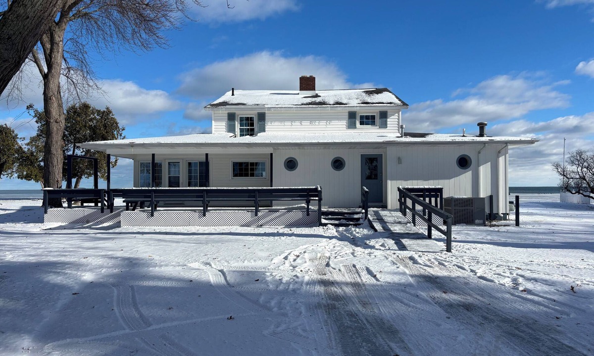 Linwood House | Newly furnished, Saginaw Bay home with snowmobile ramp & fish cleaning station
