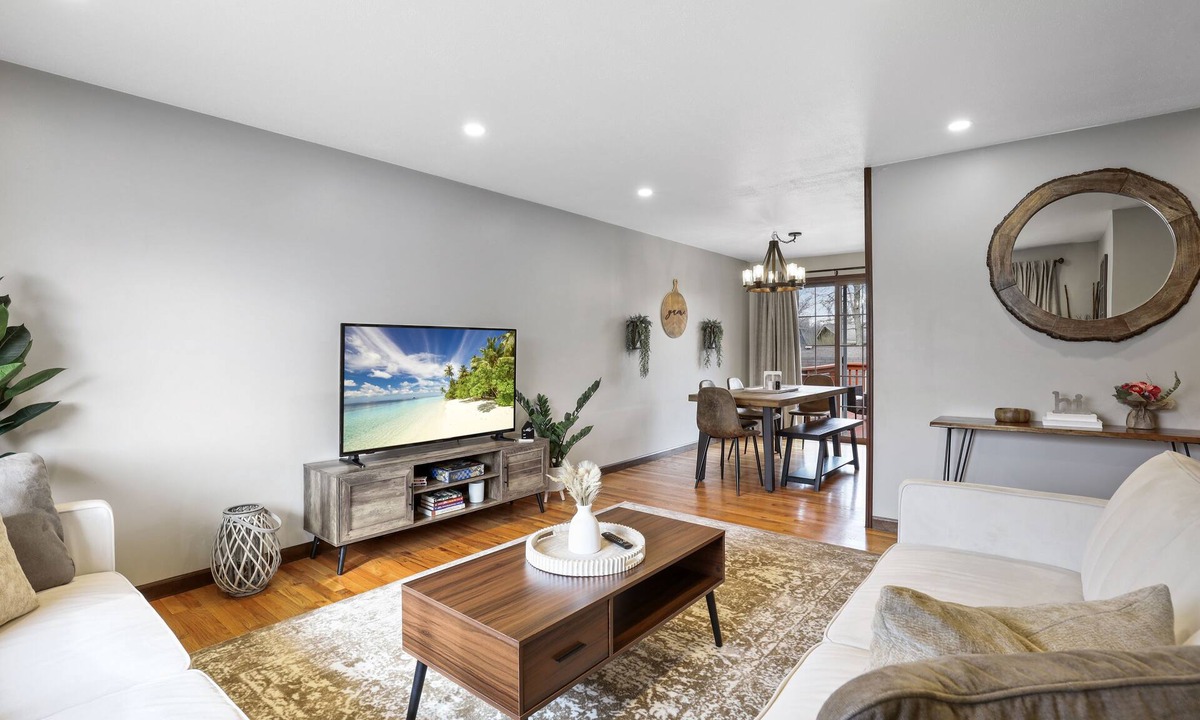Wasco House | Paradise 4BR’s w/Pool & Games