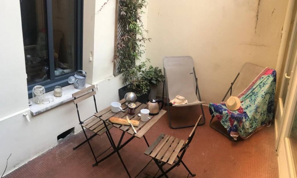 Capucins - Victoire Apartment | PATIO private. QUIET ground floor, in the CENTER of Bordeaux. Elegant decoration