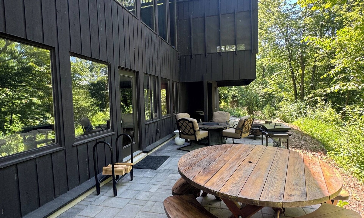 Fond du Lac House | Peaceful Lakefront Getaway - Private Dock & Patio, EAA & Fond du Lac