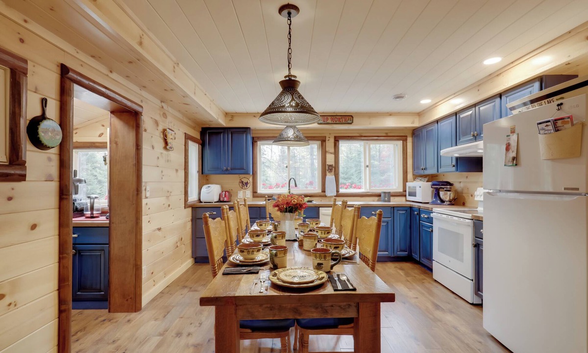 Land O Lakes Cottage | Peaceful Nature Escape on Little Portage Lake!