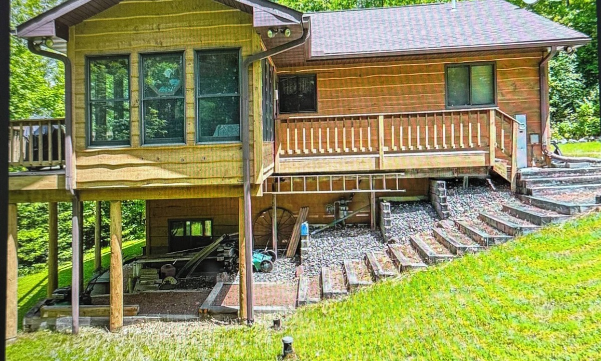 Phelps House | Perfect 4-bedroom lakefront home on North Twin, great for a fun filled getaway!