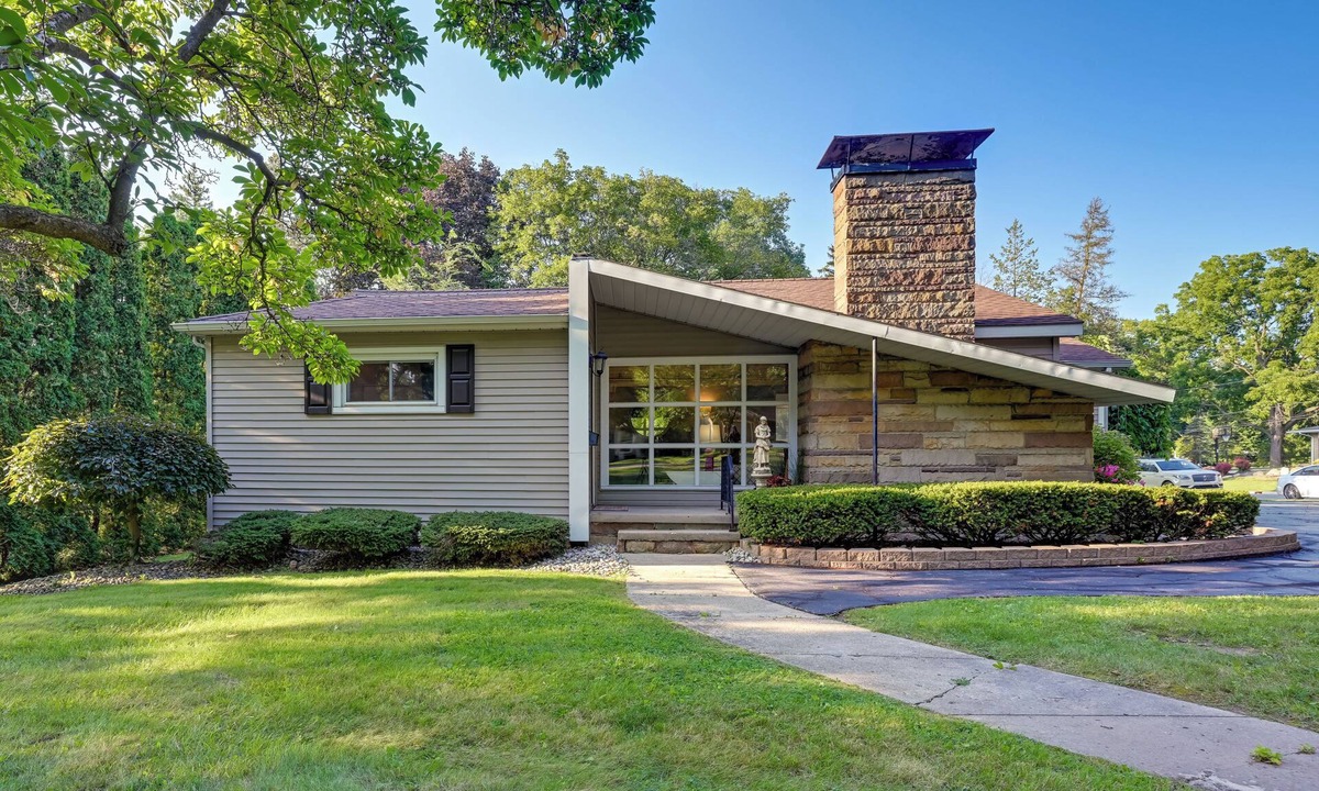Owosso House | Pet-Friendly Michigan Escape w/Patio