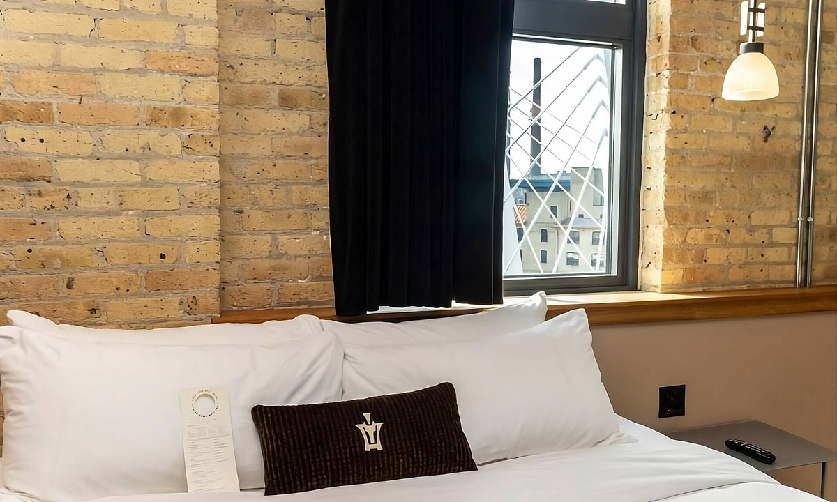 Fifth Ward Hotel | Pet-Friendly Milwaukee Stay | Onsite Fitness Center | Discovery World – 1.6 mi