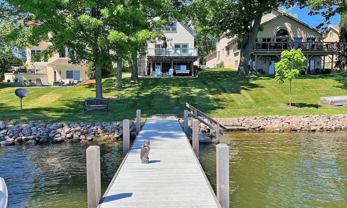 Pewaukee House | Pewaukee Lakefront Retreat: Sleeps 8,Private Pier: Rentable 13-Passenger Pontoon