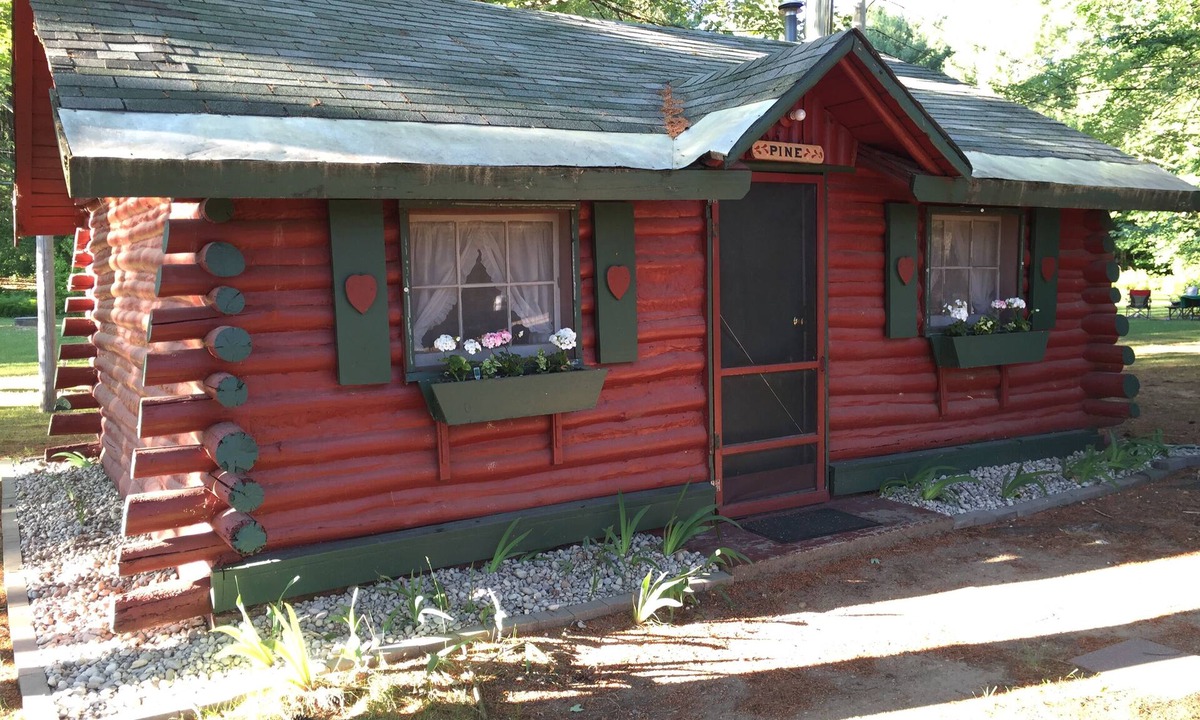 Grawn Cabin | Pine Log Cabin - Ellis Lake Resort - Interlochen/Traverse City